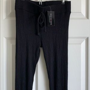 Black ribbed leggings!